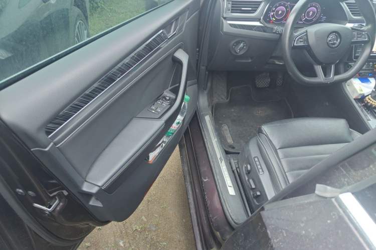 Used Skoda Superb 2019 TSI330 DSG Luxury Edition Driver Seat