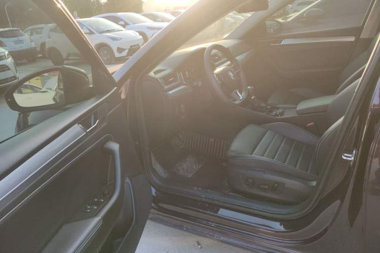 Used Skoda Superb 2019 Restyled TSI330 DSG Comfort Edition Driver Seat