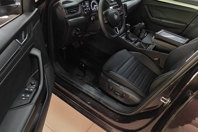 Used Skoda Superb 2019 TSI280 DSG Comfort Edition Driver Seat