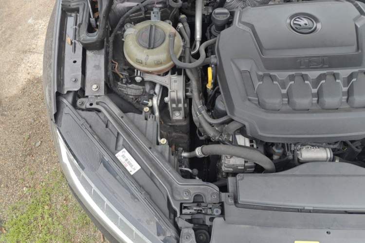 Used Skoda Superb 2019 TSI330 DSG Luxury Edition Engine Bay Right