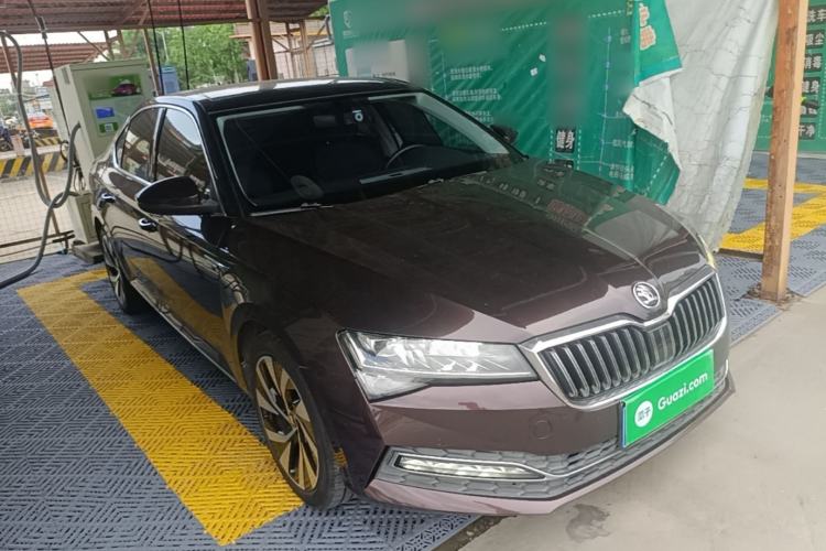Used Skoda Superb 2019 TSI330 DSG Luxury Edition Front Right 45 Deg