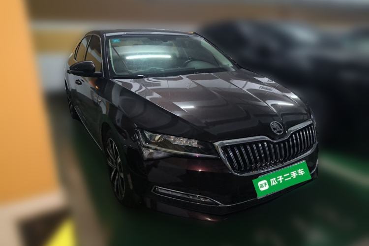 Used Skoda Superb 2019 TSI330 DSG Luxury Edition Front Right 45 Deg