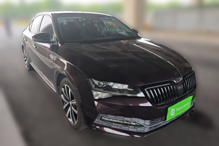 Used Skoda Superb 2019 TSI330 DSG Luxury Edition Front Right 45 Deg