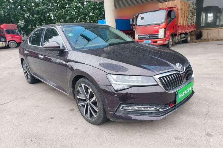 Used Skoda Superb 2019 TSI330 DSG Luxury Edition Front Right 45 Deg