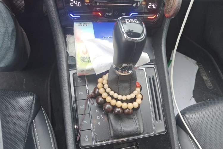 Used Skoda Superb 2019 TSI330 DSG Luxury Edition Gear Lever