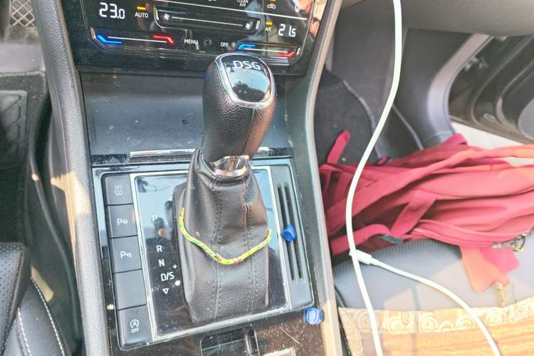 Used Skoda Superb 2019 Restyled TSI330 DSG Comfort Edition Gear Lever