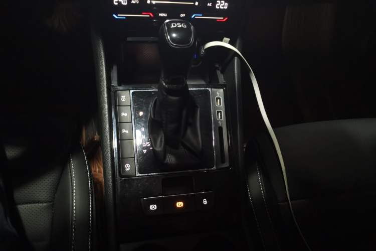 Used Skoda Superb 2019 TSI280 DSG Comfort Edition Gear Lever