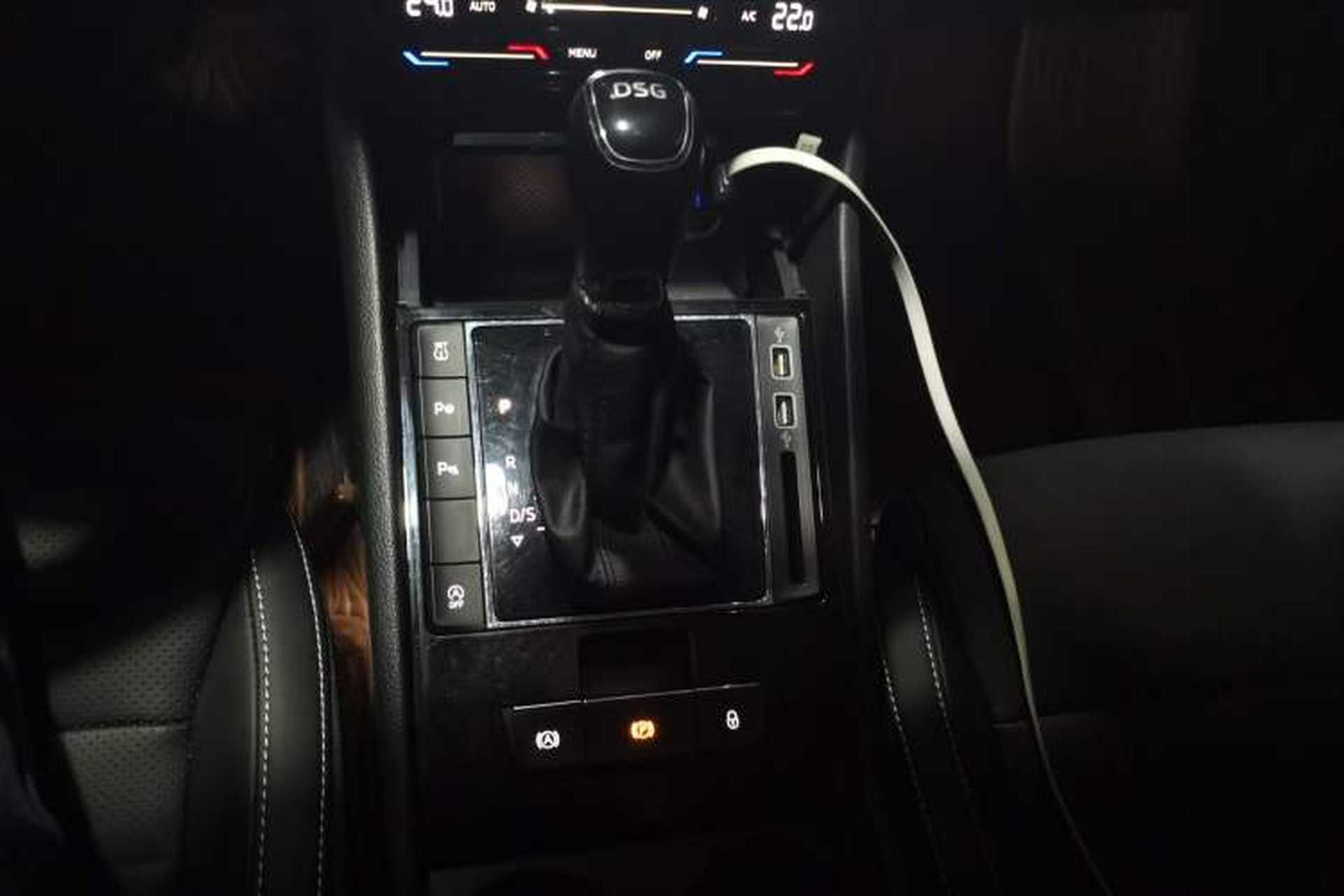 Used Skoda Superb 2019 TSI280 DSG Comfort Edition Gear Lever