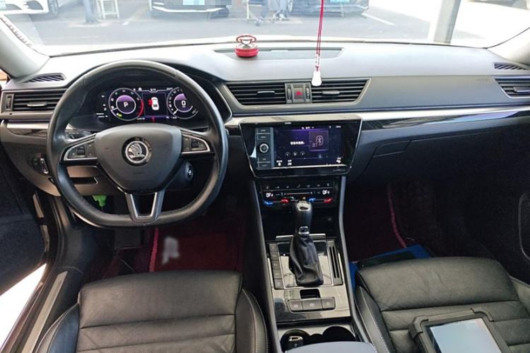 Used Skoda Superb 2019 Facelifted TSI330 DSG Luxury Edition Interior 1