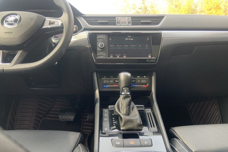 Used Skoda Superb 2019 Restyled TSI330 DSG Comfort Edition Interior 2