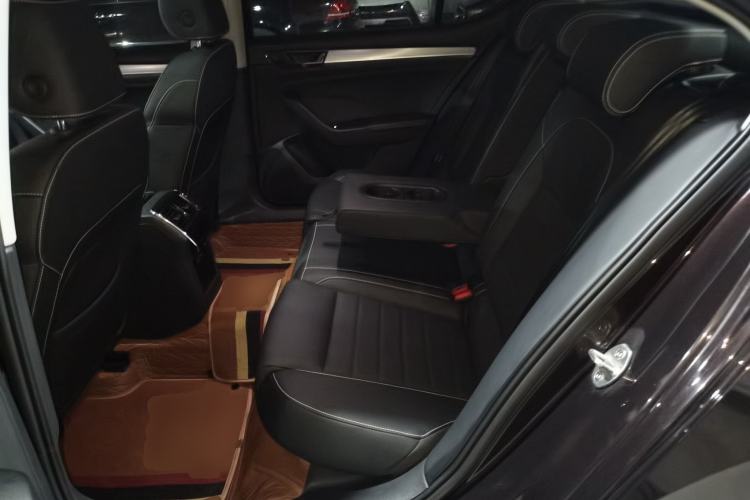 Used Skoda Superb 2019 TSI280 DSG Comfort Edition Interior 4