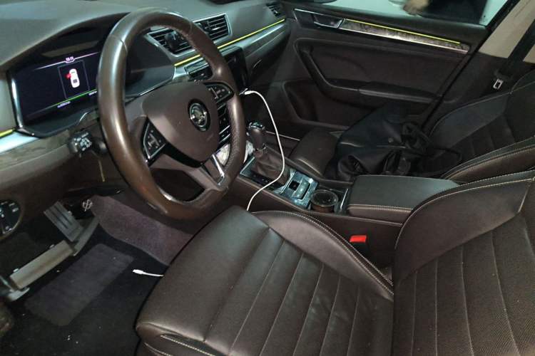 Used Skoda Superb 2019 TSI330 DSG Luxury Edition Left Front Seat