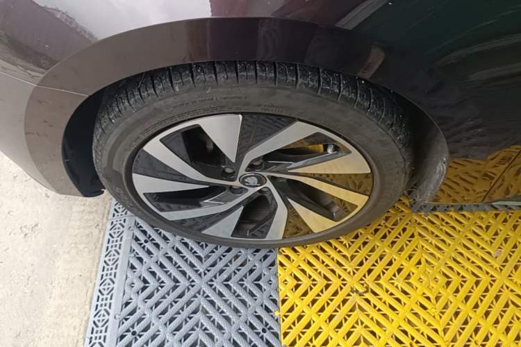 Used Skoda Superb 2019 TSI330 DSG Luxury Edition Left Front Wheel Hub