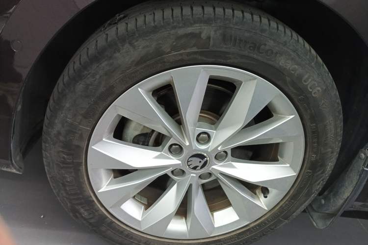 Used Skoda Superb 2019 TSI280 DSG Comfort Edition Left Front Wheel Hub