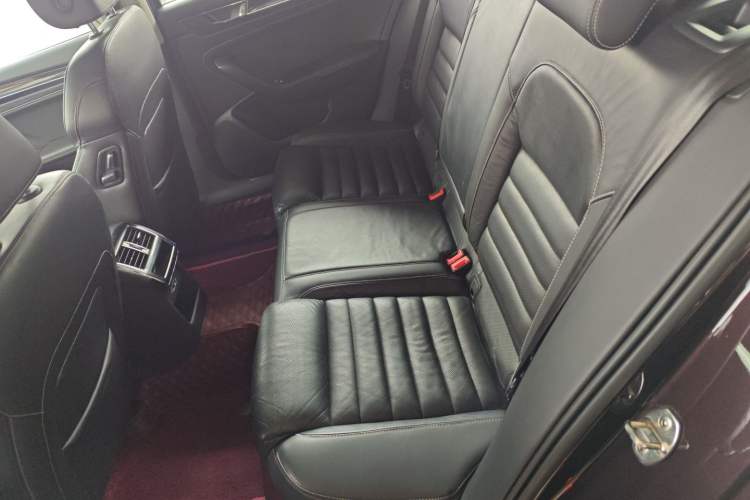 Used Skoda Superb 2019 Facelifted TSI330 DSG Luxury Edition Left Rear Seat
