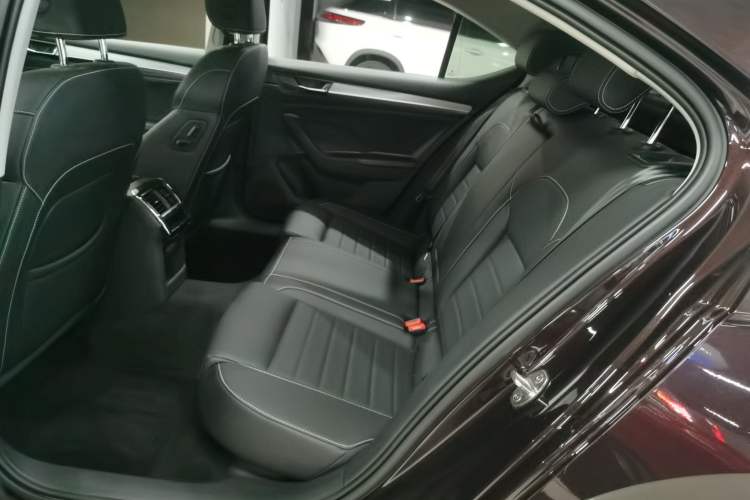 Used Skoda Superb 2019 Restyled TSI330 DSG Comfort Edition Left Rear Seat