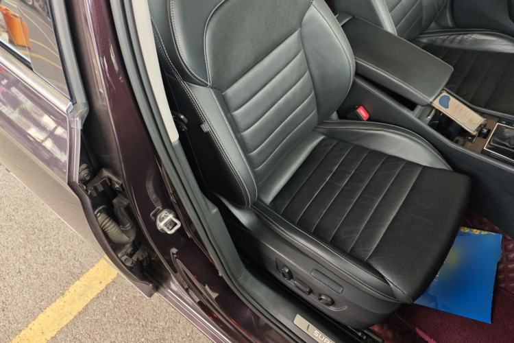 Used Skoda Superb 2019 Facelifted TSI330 DSG Luxury Edition Right Front Seat