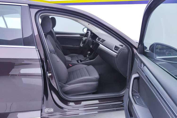 Used Skoda Superb 2019 TSI280 DSG Comfort Edition Right Front Seat