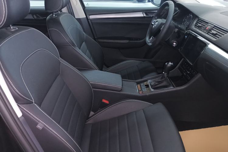 Used Skoda Superb 2019 TSI280 DSG Comfort Edition Right Front Seat