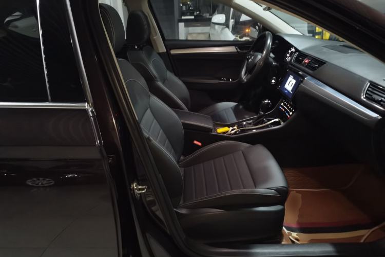 Used Skoda Superb 2019 TSI280 DSG Comfort Edition Right Front Seat