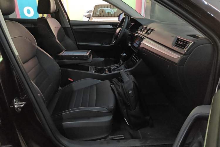 Used Skoda Superb 2019 TSI280 DSG Comfort Edition Right Front Seat