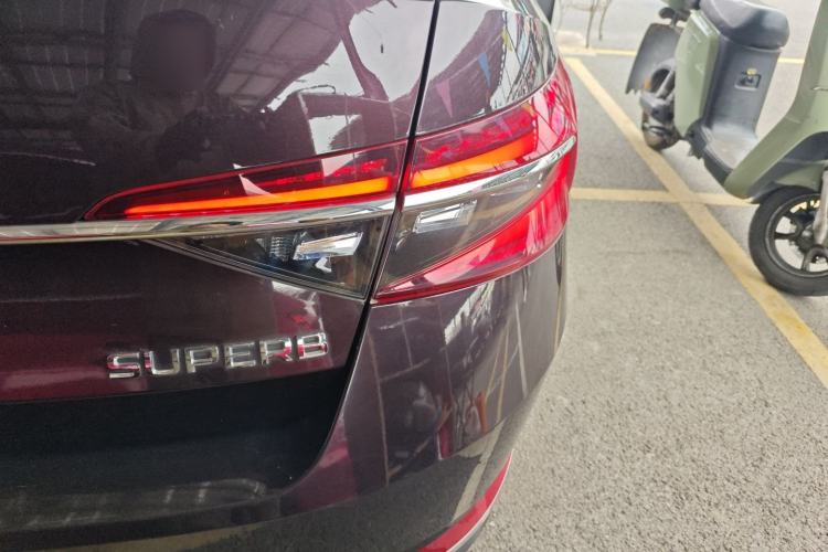 Used Skoda Superb 2019 Facelifted TSI330 DSG Luxury Edition Right Rear Taillight