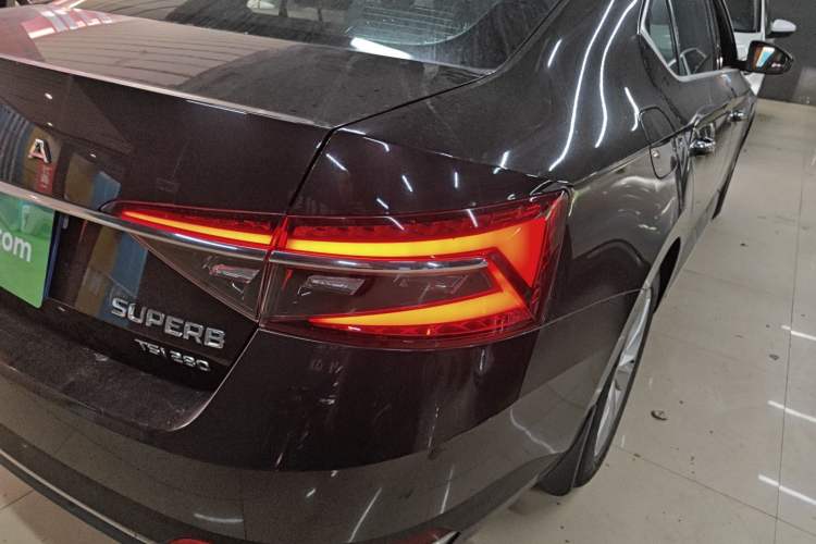 Used Skoda Superb 2019 TSI280 DSG Comfort Edition Right Rear Taillight