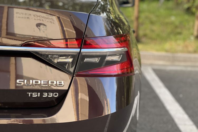 Used Skoda Superb 2019 Restyled TSI330 DSG Comfort Edition Right Rear Taillight