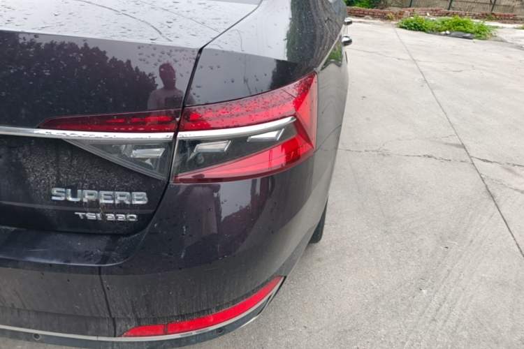 Used Skoda Superb 2019 TSI330 DSG Luxury Edition Right Rear Taillight
