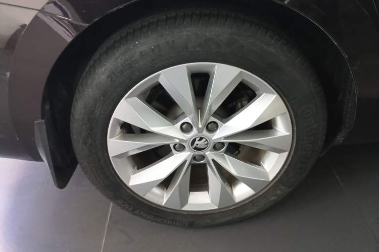 Used Skoda Superb 2019 TSI280 DSG Comfort Edition Right Rear Wheel Hub