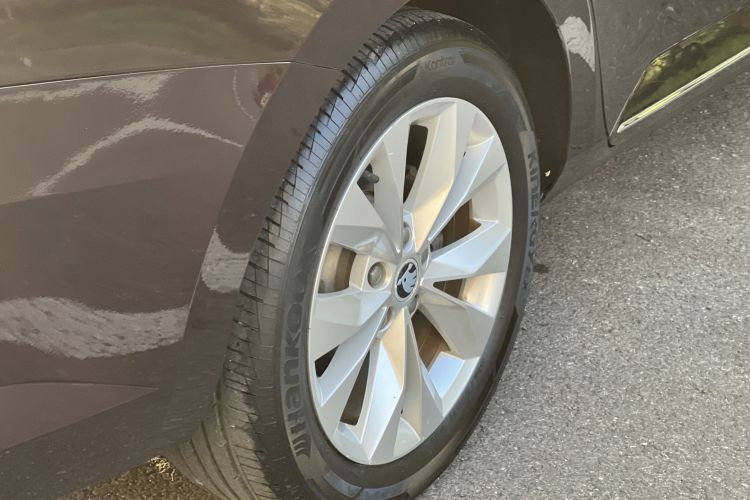 Used Skoda Superb 2019 Restyled TSI330 DSG Comfort Edition Right Rear Wheel Hub