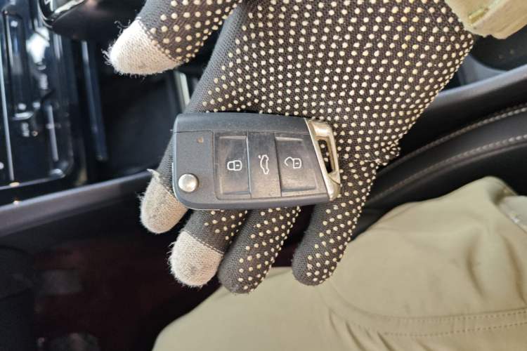 Used Skoda Superb 2019 Facelifted TSI330 DSG Luxury Edition Vehicle Key