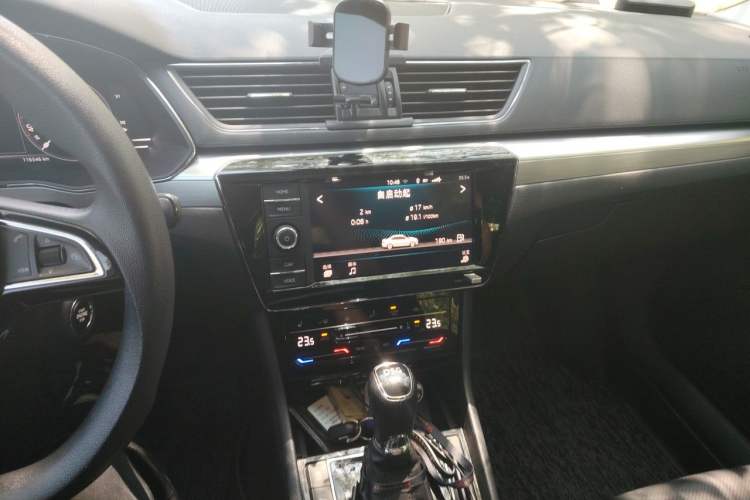 Used Skoda Superb 2019 Restyled TSI330 DSG Comfort Edition Audio And AC Panel