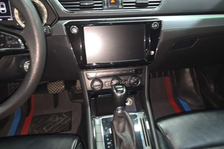 Used Skoda Superb 2019 TSI280 DSG Comfort Edition Audio And AC Panel