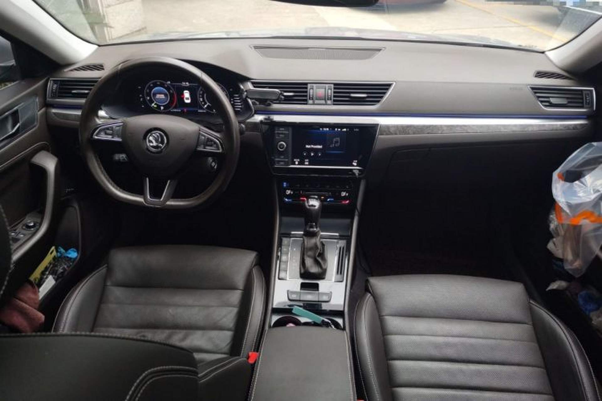 Used Skoda Superb 2019 TSI380 DSG Flagship Edition Center Console