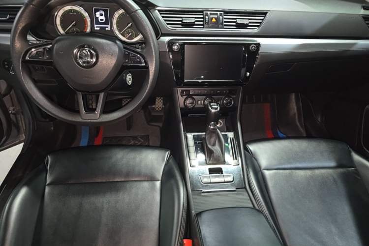 Used Skoda Superb 2019 TSI280 DSG Comfort Edition Center Console