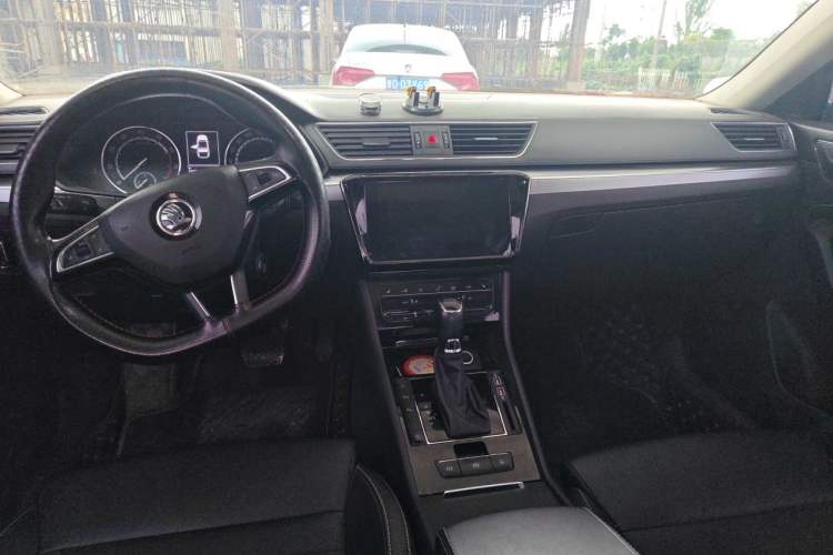Used Skoda Superb 2019 TSI280 DSG Comfort Edition Center Console