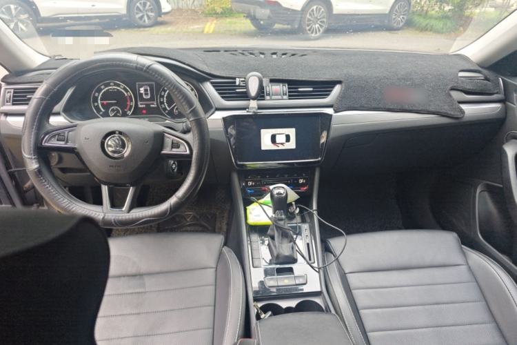 Used Skoda Superb 2019 TSI280 DSG Comfort Edition Center Console