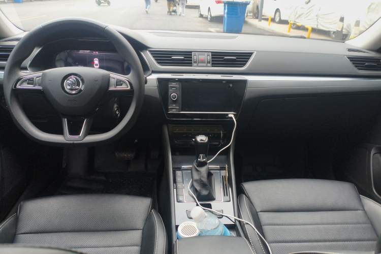 Used Skoda Superb 2019 TSI330 DSG Comfort Edition Center Console