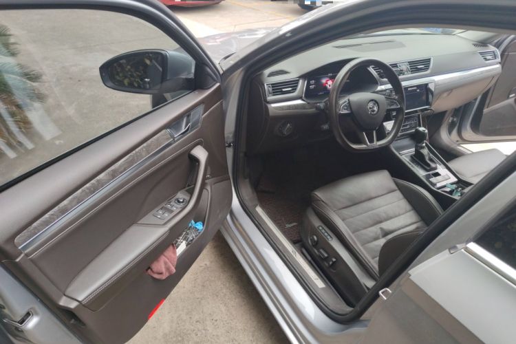 Used Skoda Superb 2019 TSI380 DSG Flagship Edition Driver Seat
