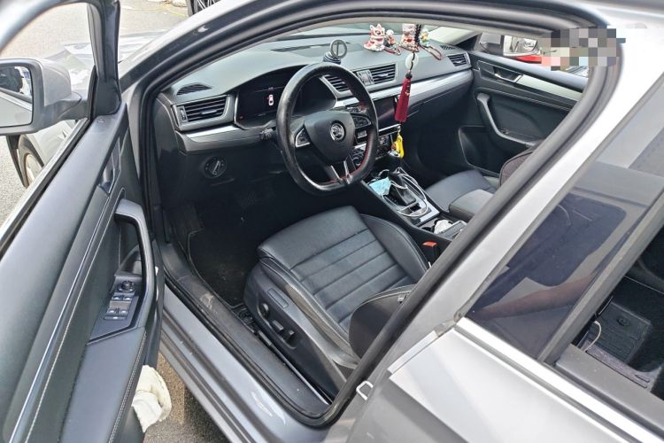 Used Skoda Superb 2019 TSI330 DSG Comfort Edition Driver Seat