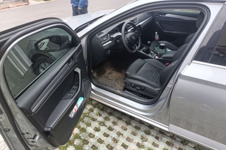 Used Skoda Superb 2019 TSI280 DSG Comfort Edition Driver Seat