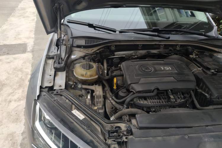 Used Skoda Superb 2019 TSI380 DSG Flagship Edition Engine Bay Right