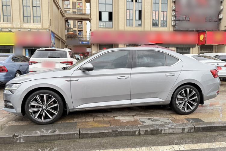 Used Skoda Superb 2019 Facelifted TSI330 DSG Luxury Edition Exterior 2