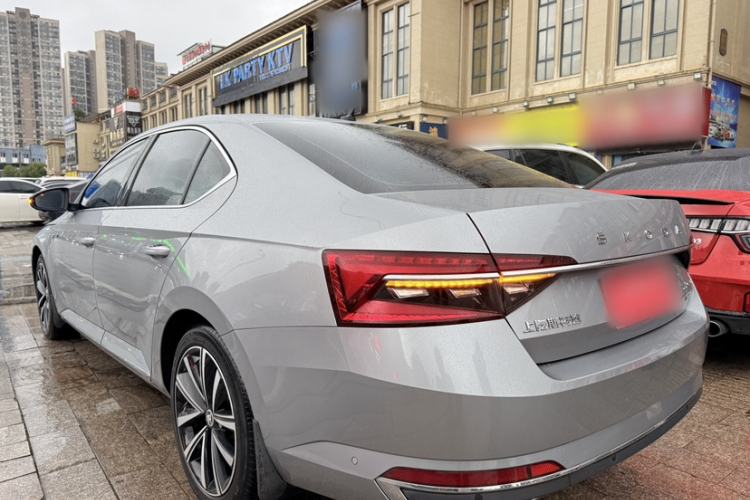 Used Skoda Superb 2019 Facelifted TSI330 DSG Luxury Edition Exterior 3