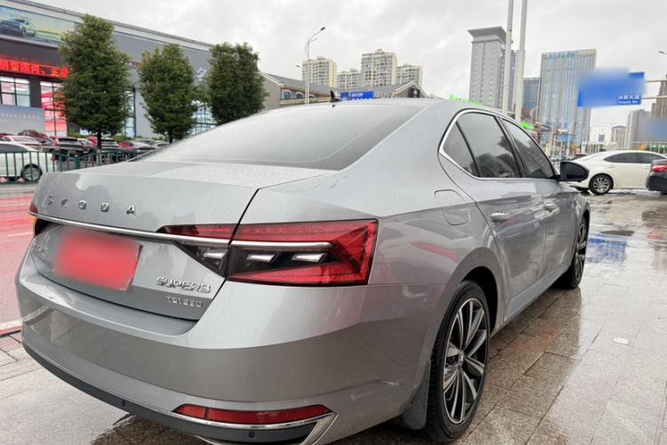 Used Skoda Superb 2019 Facelifted TSI330 DSG Luxury Edition Exterior 4
