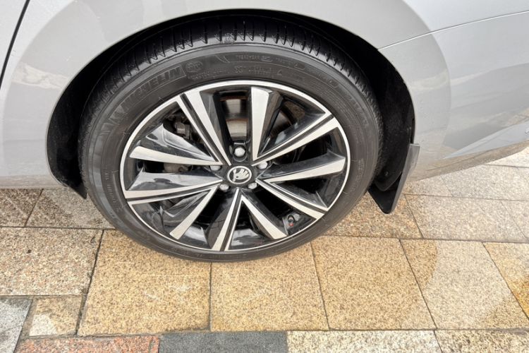 Used Skoda Superb 2019 Facelifted TSI330 DSG Luxury Edition Exterior 6
