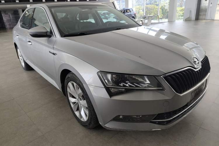 Used Skoda Superb 2019 TSI280 DSG Comfort Edition Front Right 45 Deg