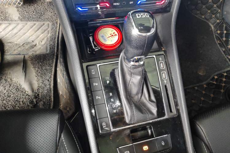 Used Skoda Superb 2019 TSI280 DSG Comfort Edition Gear Lever