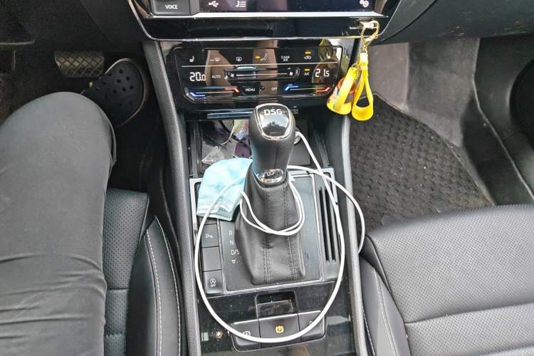 Used Skoda Superb 2019 TSI330 DSG Comfort Edition Gear Lever